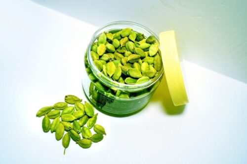 "Premium 8MM Green Cardamom Pods - Handpicked, Fresh & Aromatic Spice from Kerala, India - Flavorful and Authentic" (50 gm)